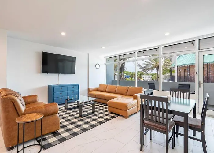 The Purple Pelican Beachfront With Ocean Balcony Unit 3